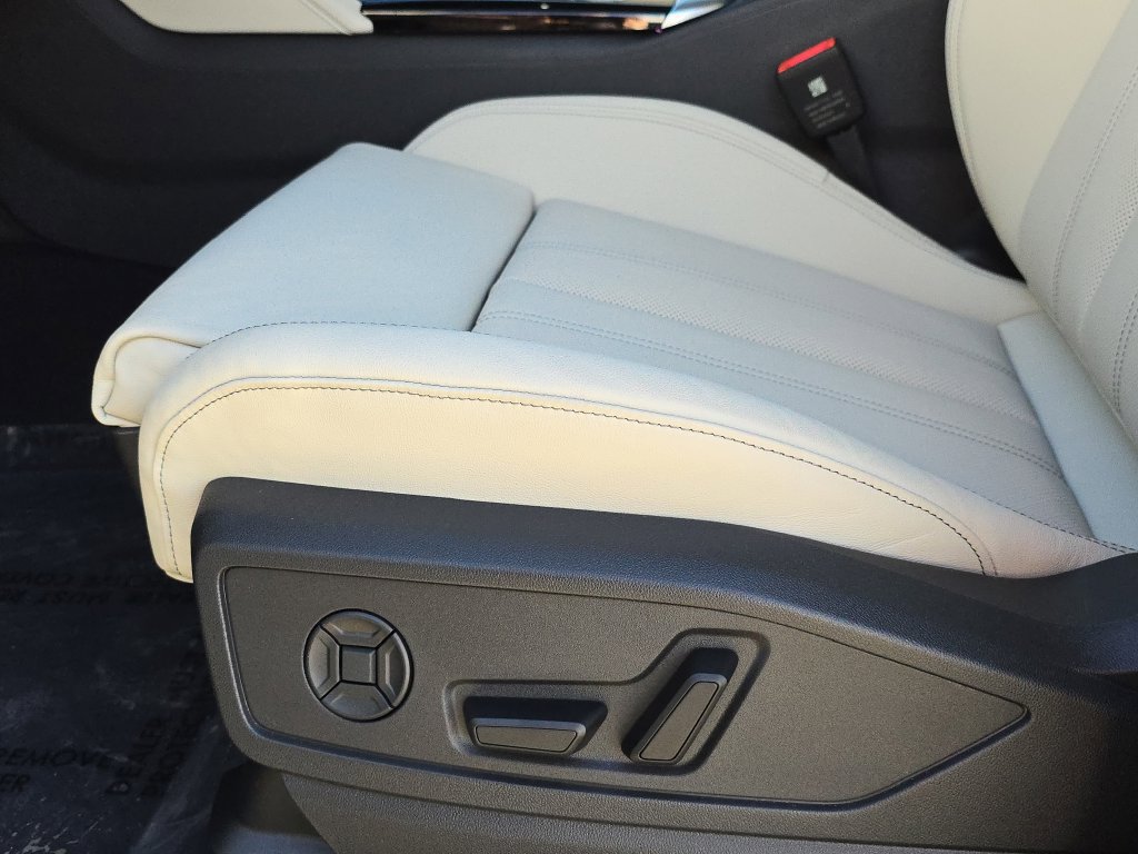 Certified 2025 Audi Q5 Premium Plus w/ Premium Plus AWD/4WD image 17
