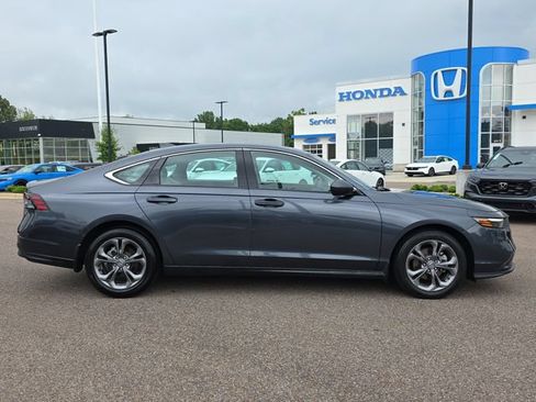Used 2023 Honda Accord EX image 2
