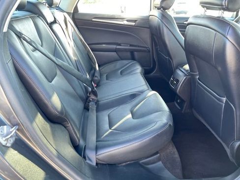 Used 2019 Ford Fusion Titanium FWD image 31