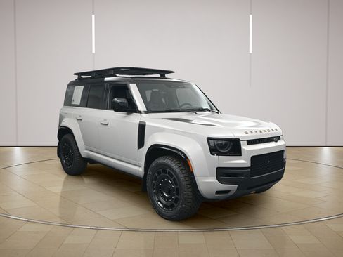 New 2026 Land Rover Defender 110 AWD/4WD image 23