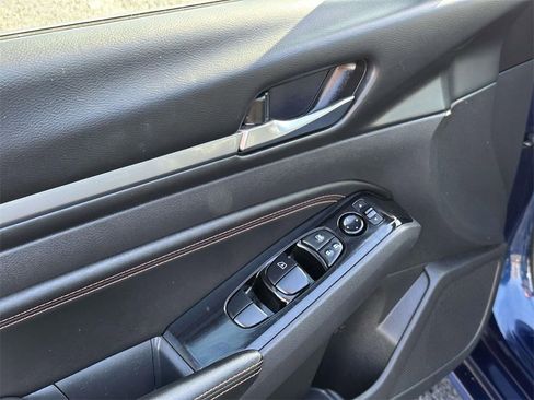 Used 2023 Nissan Altima 2.5 SR image 18