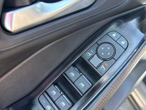Used 2025 Nissan Rogue SV AWD/4WD image 15
