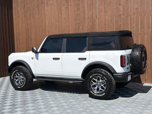 Used 2022 Ford Bronco Badlands image 14