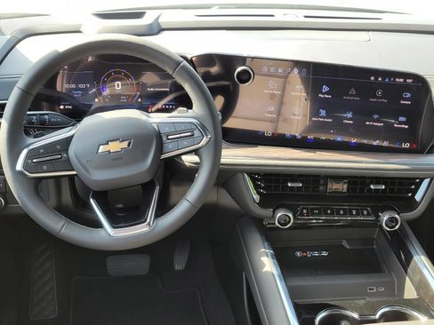 New 2026 Chevrolet Suburban Premier RWD image 12