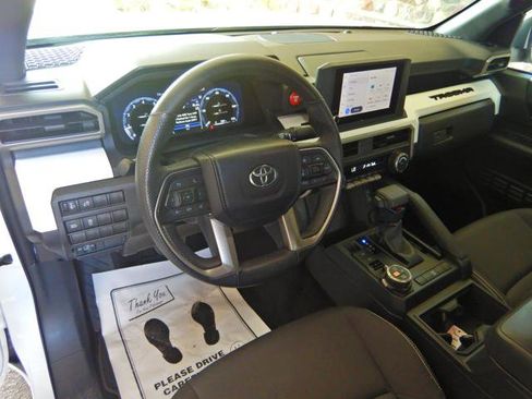 Used 2024 Toyota Tacoma TRD Off-Road AWD/4WD image 12