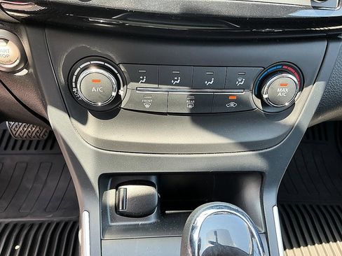 Used 2017 Nissan Sentra SV w/ Driver's Assist Package FWD image 19