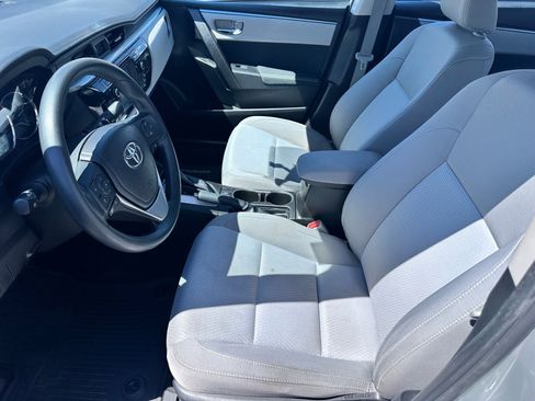 Used 2016 Toyota Corolla LE FWD image 5