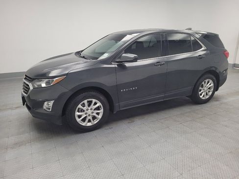 Used 2018 Chevrolet Equinox LT image 2