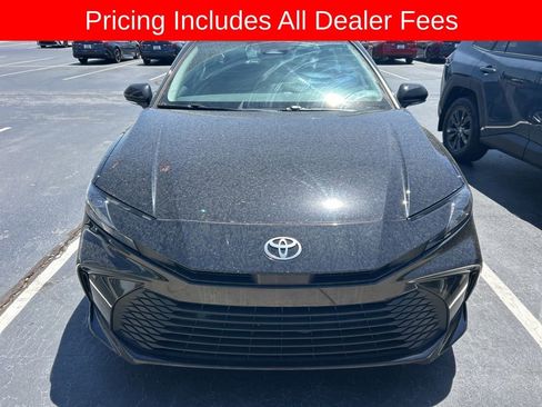 Used 2025 Toyota Camry LE FWD image 11