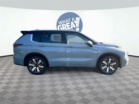 New 2026 Mitsubishi Outlander SEL image 7