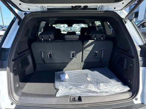 New 2026 GMC Acadia Elevation image 12