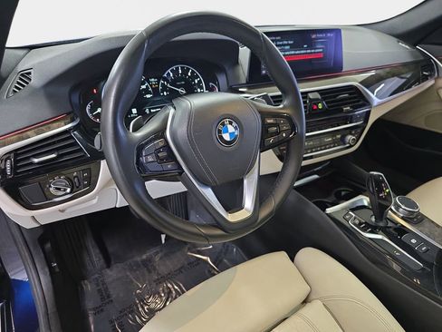 Used 2019 BMW 530i w/ Convenience Package image 19
