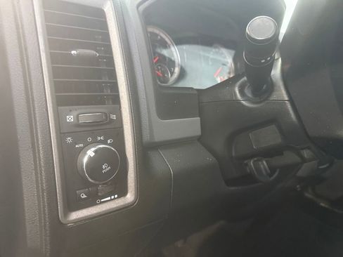 Used 2017 RAM 1500 Express image 16