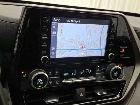 Certified 2020 Toyota Highlander XLE AWD/4WD image 18