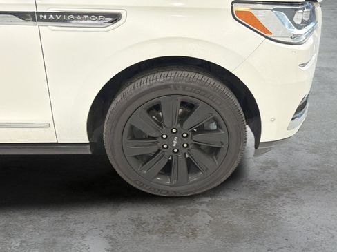 Used 2023 Lincoln Navigator L Black Label AWD/4WD image 28