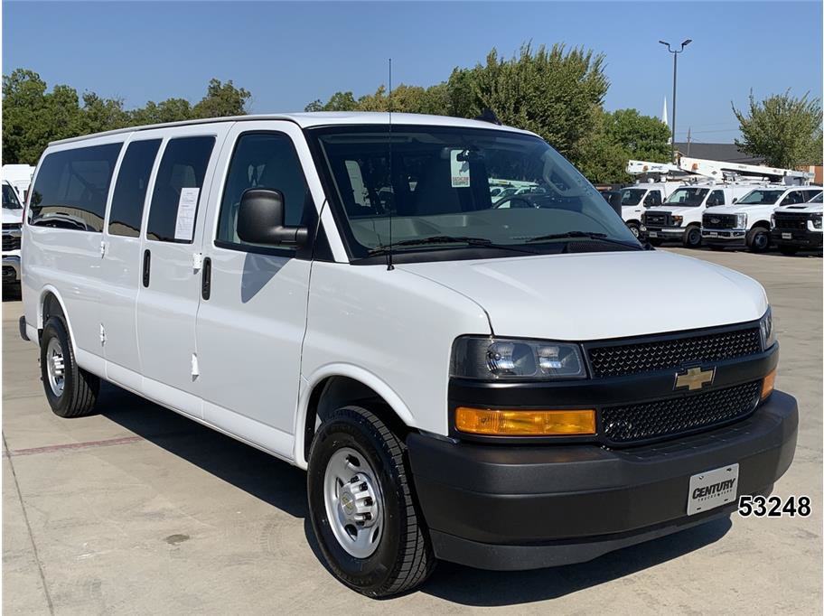 Used 2025 Chevrolet Express 3500 LS RWD image 3