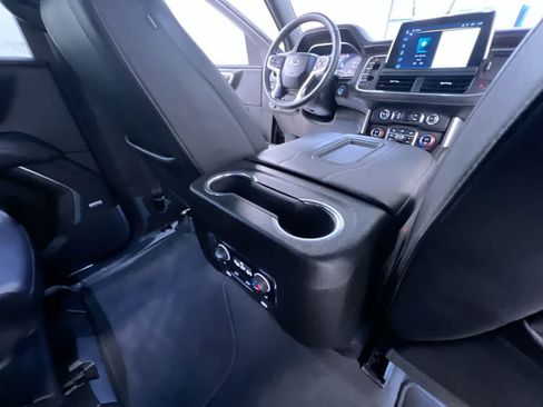 Used 2023 Chevrolet Tahoe Z71 w/ Luxury Package AWD/4WD image 39