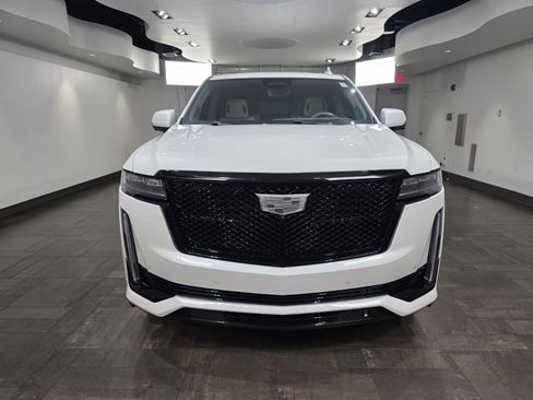 Used 2022 Cadillac Escalade Sport Platinum RWD image 2
