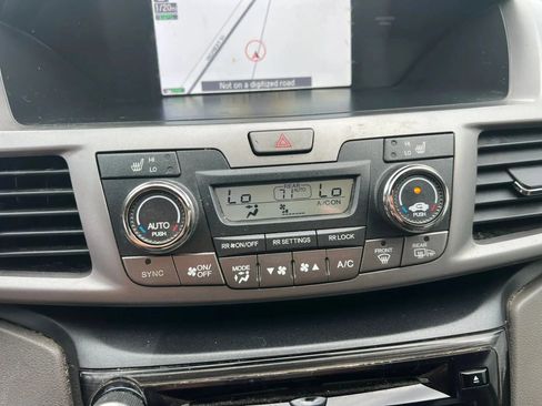 Used 2015 Honda Odyssey Touring Elite image 33