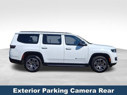 Used 2024 Jeep Wagoneer Series II w/ Flexible Seating Group RWD image 9