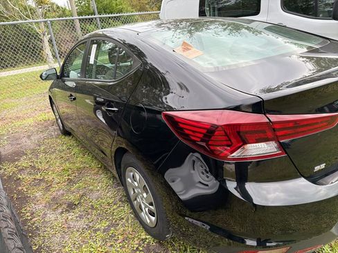 Used 2020 Hyundai Elantra SE image 10