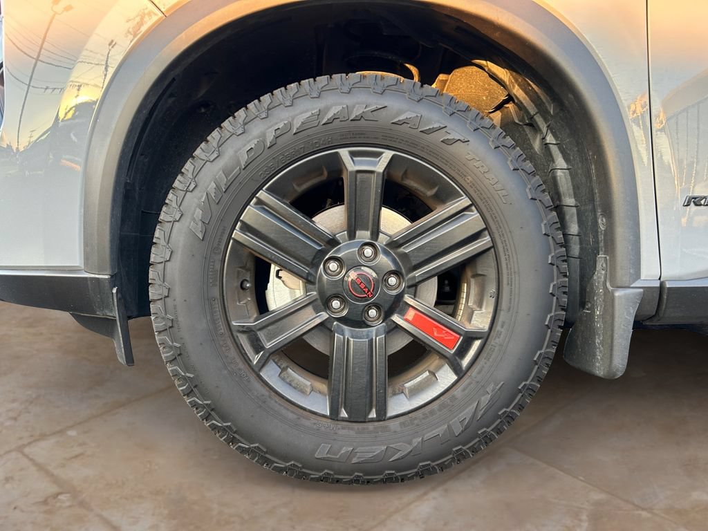 Used 2026 Nissan Rogue SV AWD/4WD image 14