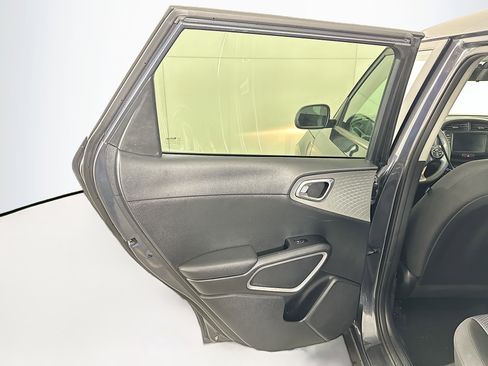 Used 2022 Kia Soul LX w/ Technology Package image 25