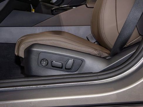 New 2026 BMW 550e xDrive w/ Premium Package image 15