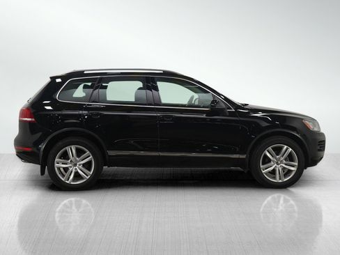 Used 2014 Volkswagen Touareg TDI AWD/4WD image 7
