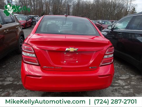 Used 2018 Chevrolet Sonic Premier image 2