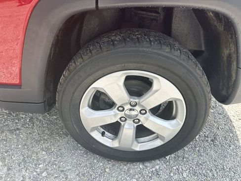 Used 2019 Jeep Compass Latitude w/ Popular Equipment Group AWD/4WD image 43
