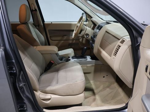 Used 2010 Ford Escape XLT image 22