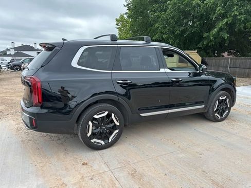Used 2024 Kia Telluride S FWD image 16