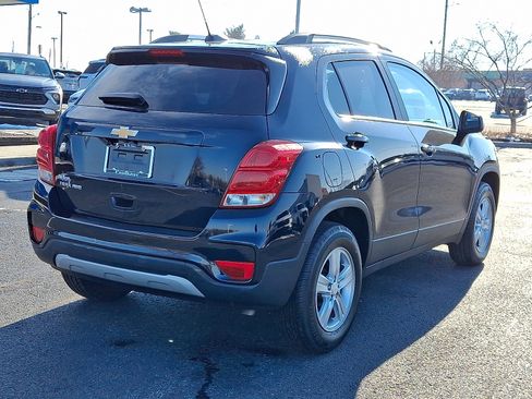 Used 2022 Chevrolet Trax LT w/ LT Convenience Package image 6