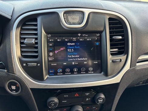 Used 2020 Chrysler 300 S image 26