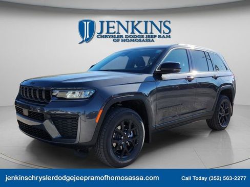 New 2026 Jeep Grand Cherokee Laredo image 1