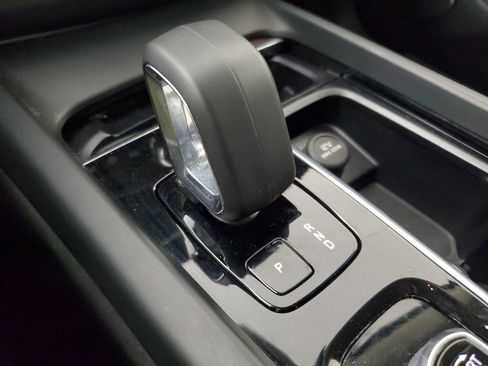 Used 2023 Volvo XC60 B5 Plus w/ Climate Package image 34