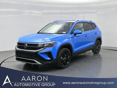 Used 2023 Volkswagen Taos SE w/ Panoramic Sunroof Package