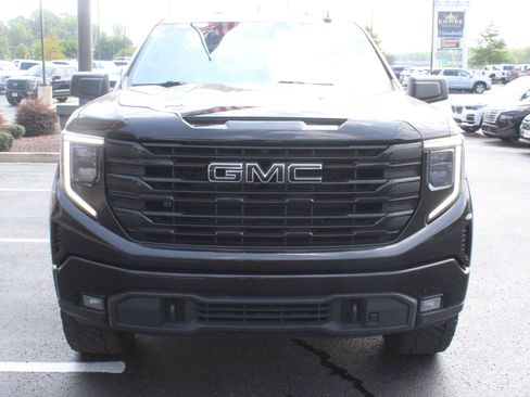 Used 2022 GMC Sierra 1500 Elevation w/ LPO, Elevation Black Package AWD/4WD image 3