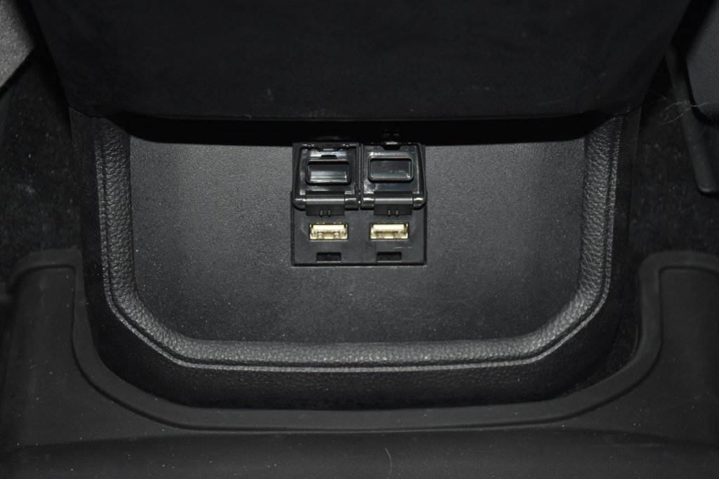 Used 2021 Toyota Highlander XLE AWD/4WD image 31