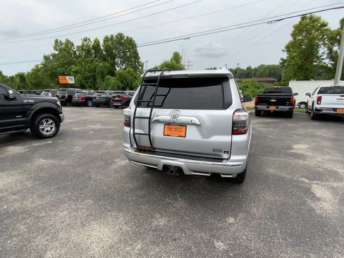 Used 2011 Toyota 4Runner Limited AWD/4WD image 9