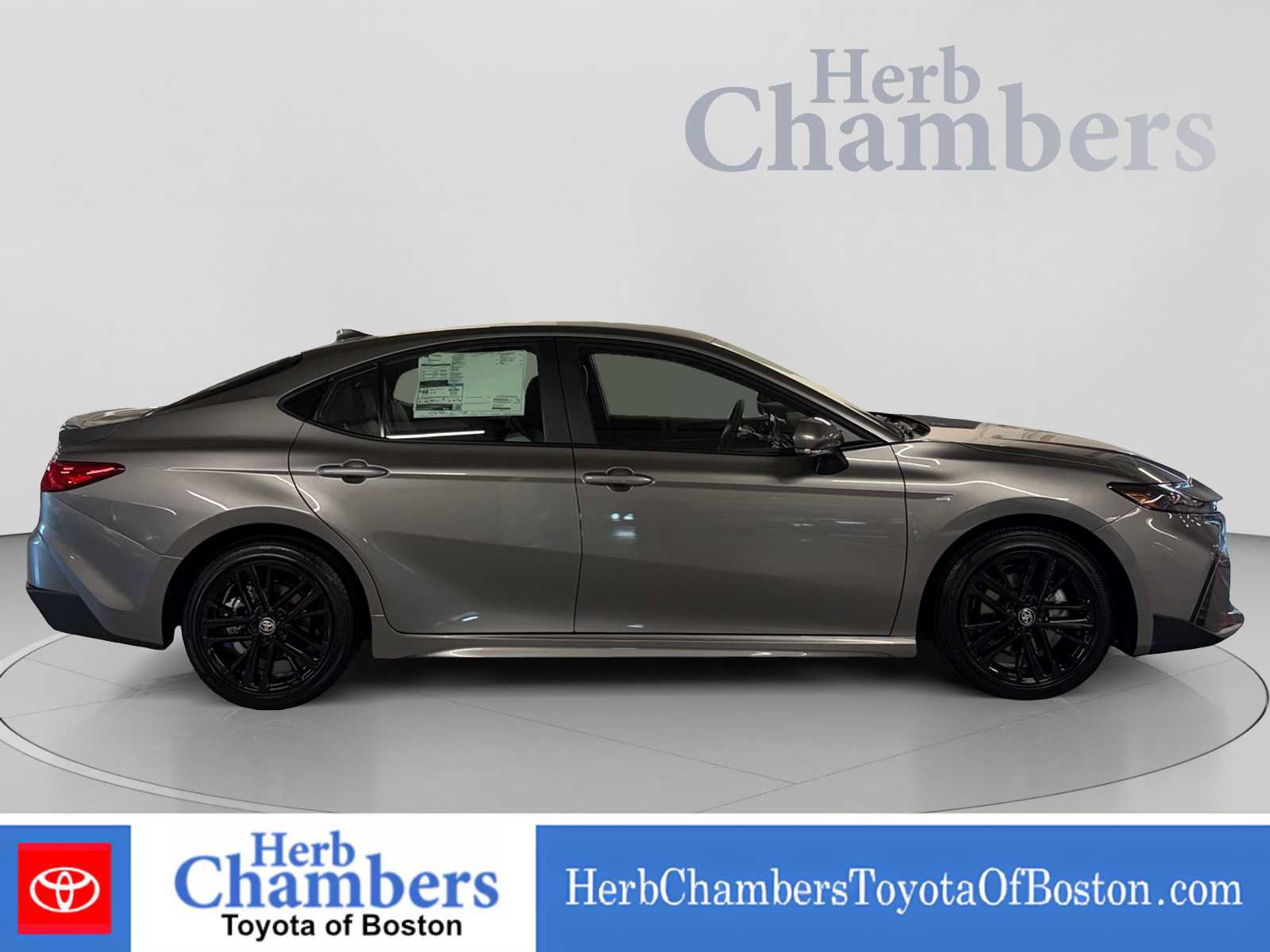 Used 2026 Toyota Camry SE FWD image 12