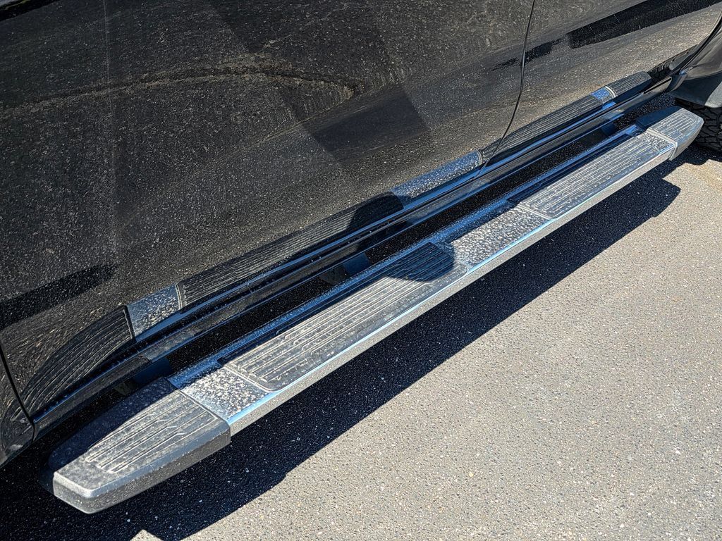 Used 2019 Chevrolet Silverado 1500 LTZ AWD/4WD image 15