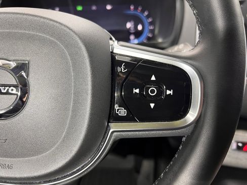 Used 2024 Volvo XC90 B6 Ultimate w/ Protection Package Premier image 27