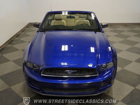 Used 2014 Ford Mustang Convertible RWD image 37
