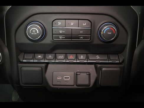 Used 2022 Chevrolet Silverado 1500 Custom Trail Boss AWD/4WD image 28