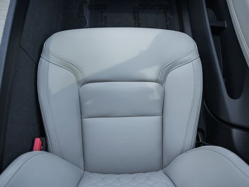 New 2026 Volvo XC60 B5 Plus w/ Protection Package Premier AWD/4WD image 32
