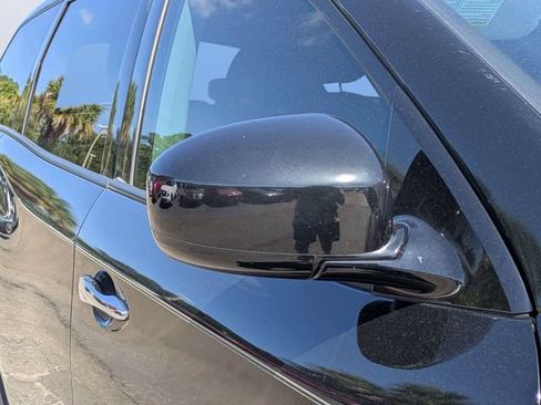 Used 2013 Nissan Pathfinder SL FWD image 10