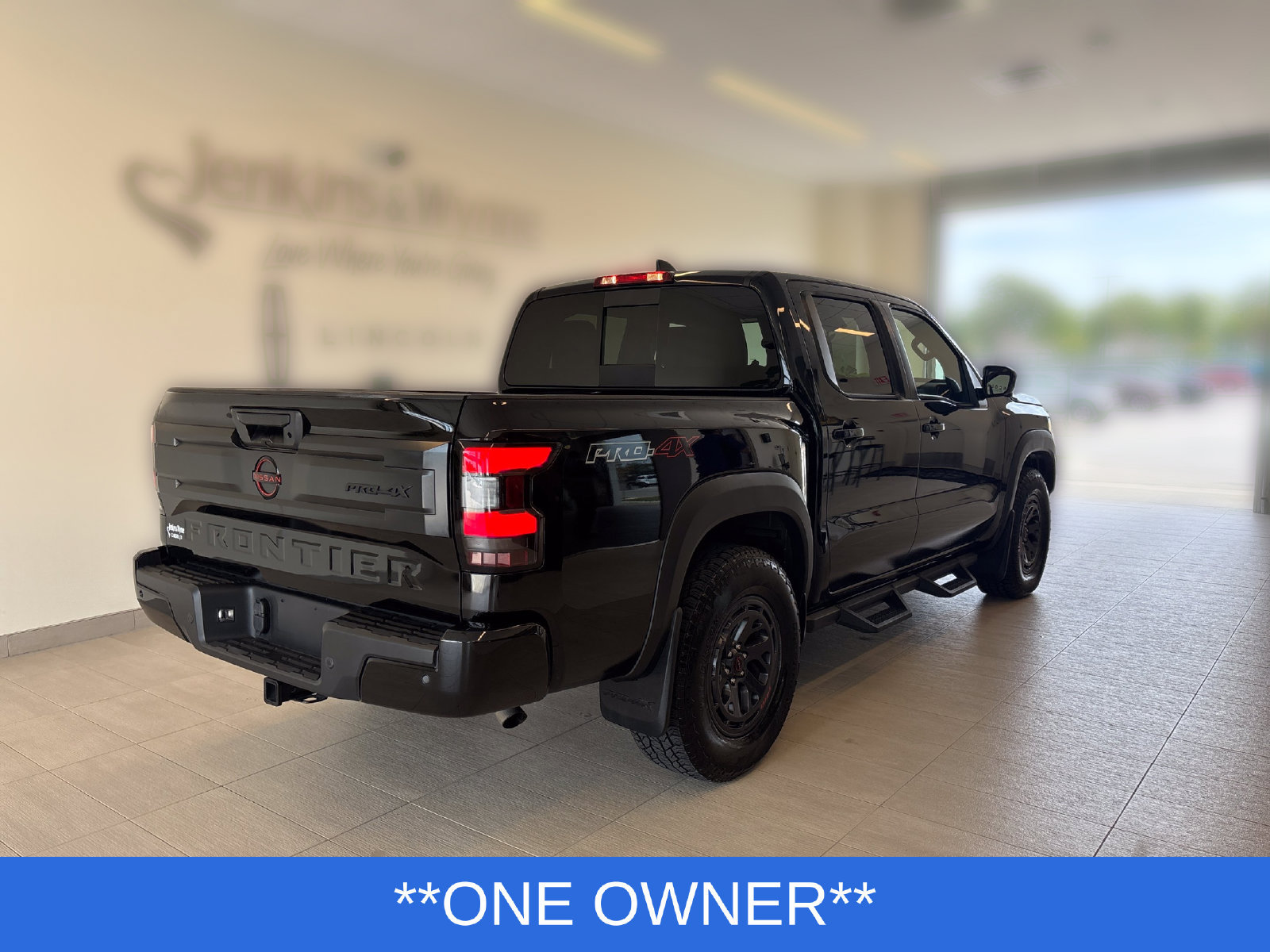Used 2026 Nissan Frontier PRO-4X w/ Pro-4x Convenience Package AWD/4WD image 2