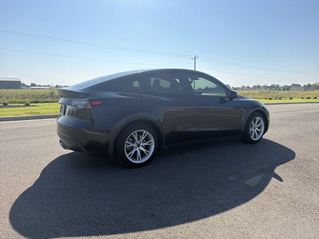 Used 2023 Tesla Model Y Long Range AWD/4WD image 5